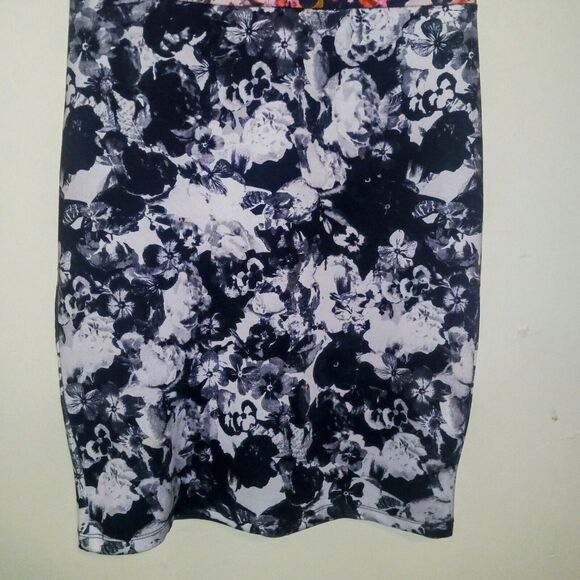 Topshop Sleeveless Scuba Bodycon Dress-Size 6-Photo Realistic Floral-Stretch - Picture 4 of 8